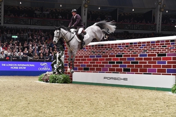 Mr Blue Sky Dazzles As Gbs Guy Williams And Billot Share Puissance