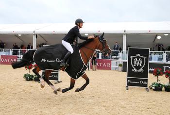 GB's Laura Renwick takes the final title in London