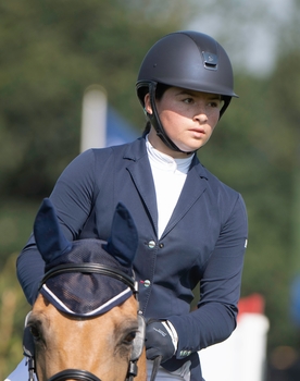 Elysia Heagren-Bond scoops the Blue Chip Pony Newcomers Second Round at Bicton Arena 