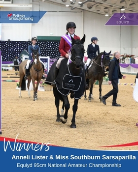 Anneli Lister lifts the Equiyd 95cm National Amateur title on her championship debut