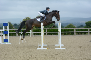 Amy Carnet Conquers in Nupafeed Supplements Senior Discovery Second Round at Coombelands Equestrian Centre