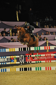 Julien Epaillard Soars to Victory in the CanterBanter.co.uk Cup