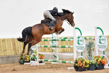 Emma Sargeant and Joe Malone dominate Winter Grades B&C Qualifier at Kelsall Hill Winter Classic