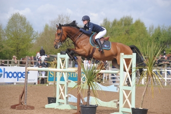 TRETORN JUNIORS SHOW THE WAY