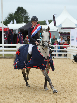Drew Walton storms to victory in the National 148cm Championship Final