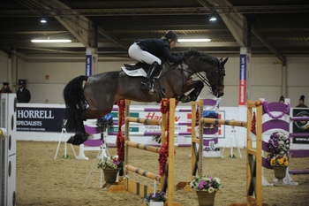 Holly Smith takes the win in the Winter Grand Prix at Arena UK