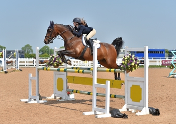 Katie Benbow wins the Horseware Bronze League Qualifier at Arena UK