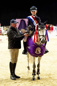 12 YEAR OLD LILY GRIMWADE WINS 128CM CHAMPIONSHIP AT HOYS