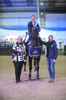 Mark Edwards earns a bumper bonus at the Blue Chip Championships