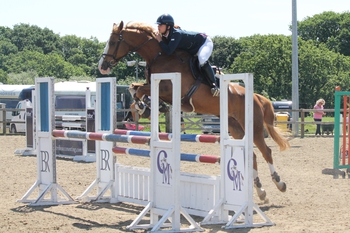 Monica Ballard claims the Horseware Bronze League Qualifier win at Crofton Manor Equestrian Centre 