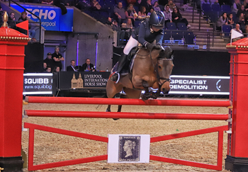 Deakin Sisters Top the Bill at Liverpool International