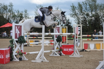 Rachael Connor tops the Connolly’s RED MILLS Senior Newcomers Second Round at Weston Lawns Equitation Centre
