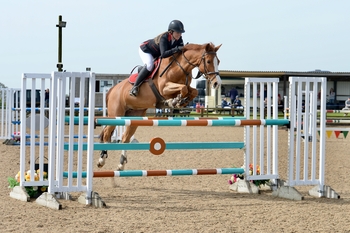 Rebecca Hart Scoops Top Spot in the NAF Five Star Silver League Qualifier at Dean Valley EC