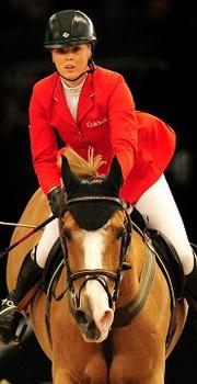 Ellen Whitaker Steals British Open Crown from cousin Robert! Ellen Whitaker Steals British Open Crown from cousin Robert!