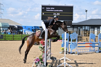 Bella Wild Shines Bright in the STX-UK Pony British Novice Second Round at Weston Lawns Bella Wild Shines Bright in the STX-UK Pony British Novice Second Round at Weston Lawns